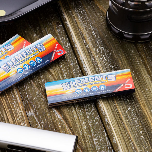 Elements – Magnetic Closure Rolling Papers