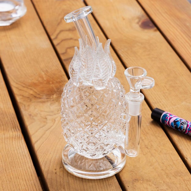 Pineapple Paradise – 8" Clear Glass Bong